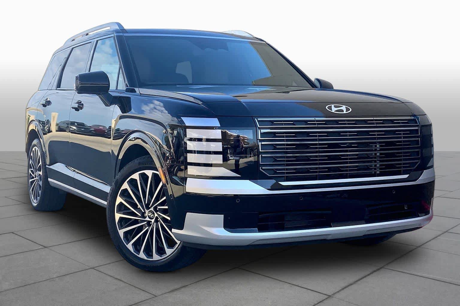 Used 2026 Hyundai Palisade Calligraphy FWD image 3