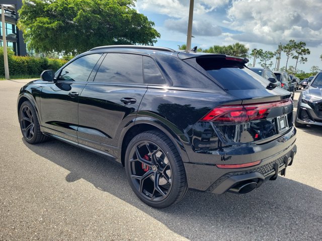 New 2027 Audi RS Q8 performance AWD/4WD image 4