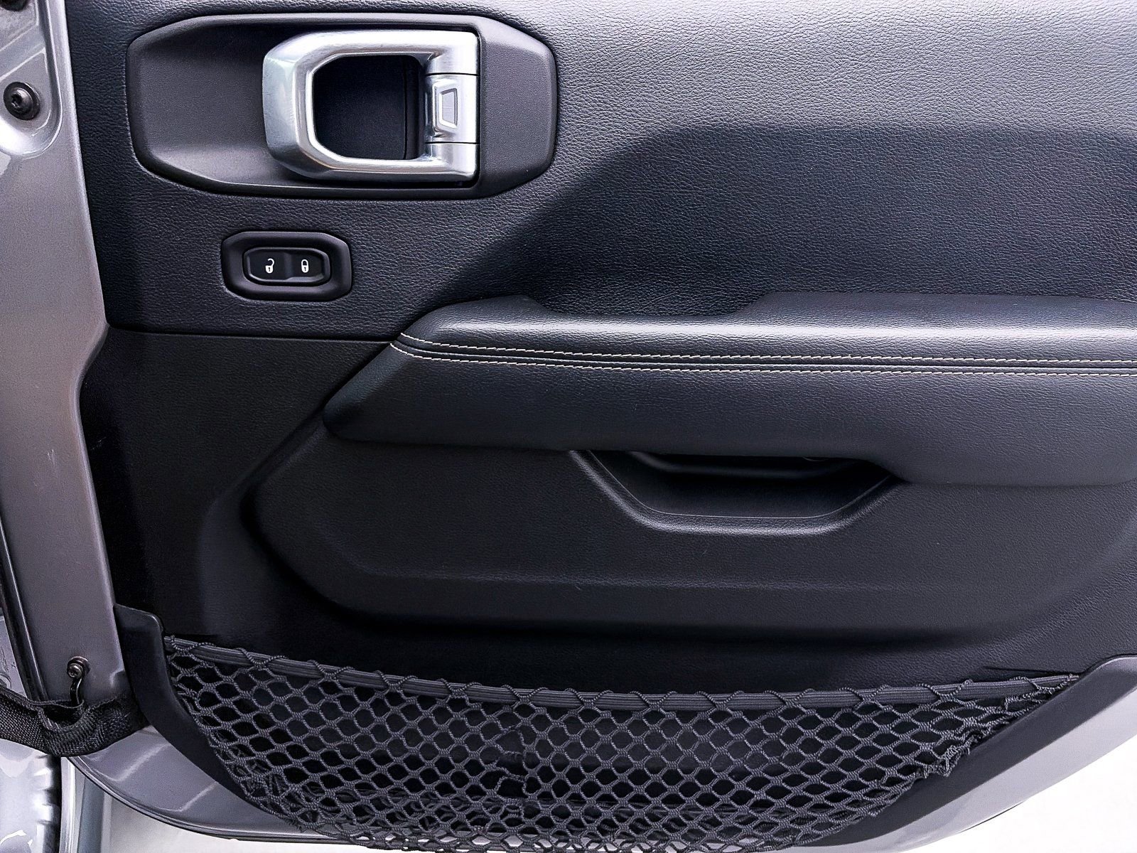 Used 2018 Jeep Wrangler Unlimited Rubicon w/ Steel Bumper Group image 31