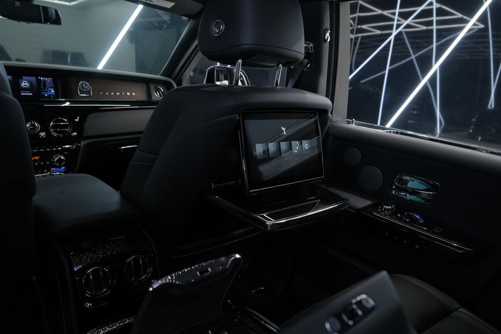 Used 2026 Rolls-Royce Phantom Sedan image 41