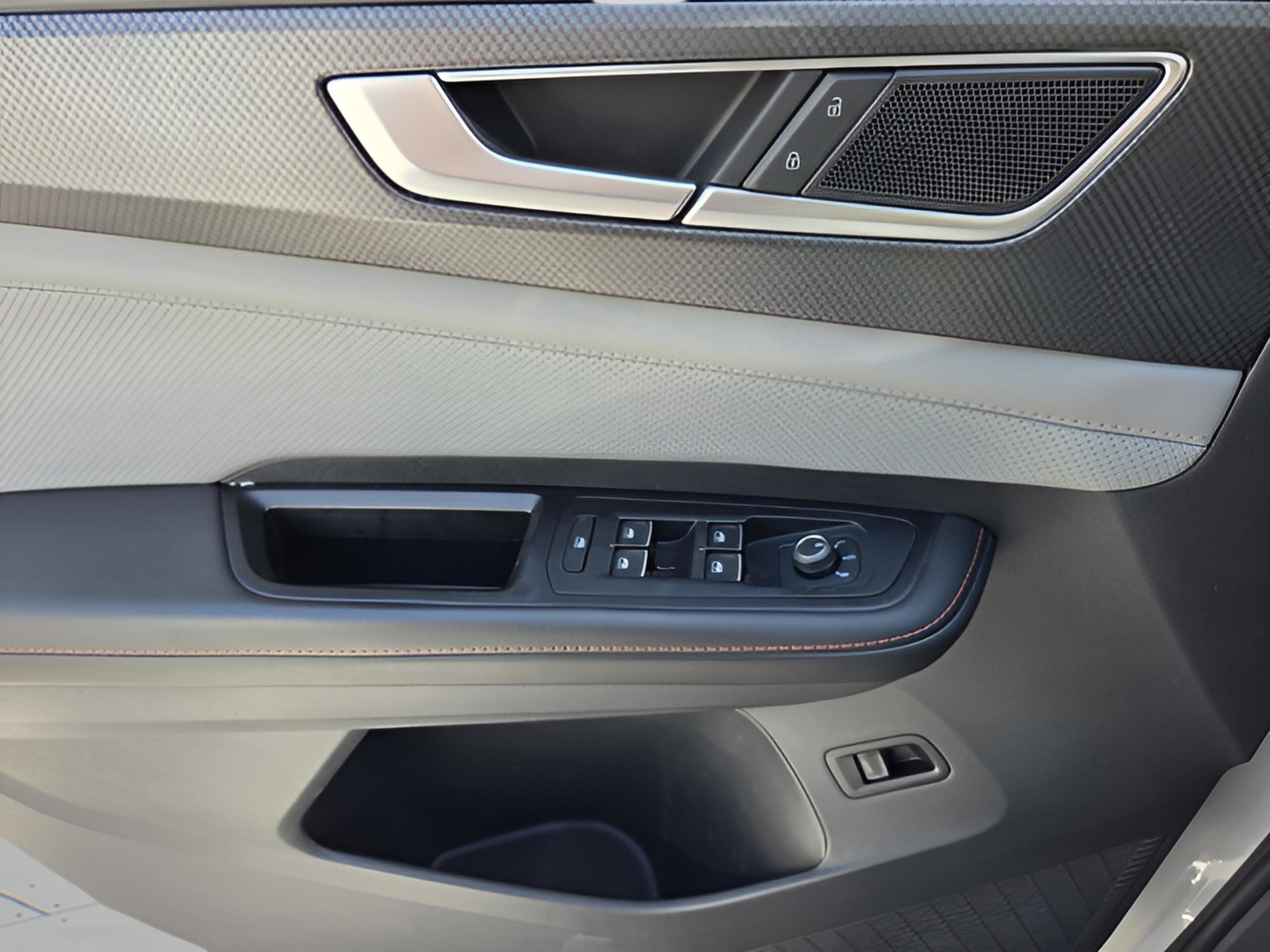 Used 2024 Volkswagen Atlas Peak Edition SEL image 23