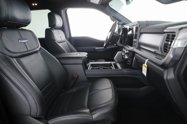 Used 2025 Ford F450 Platinum image 33