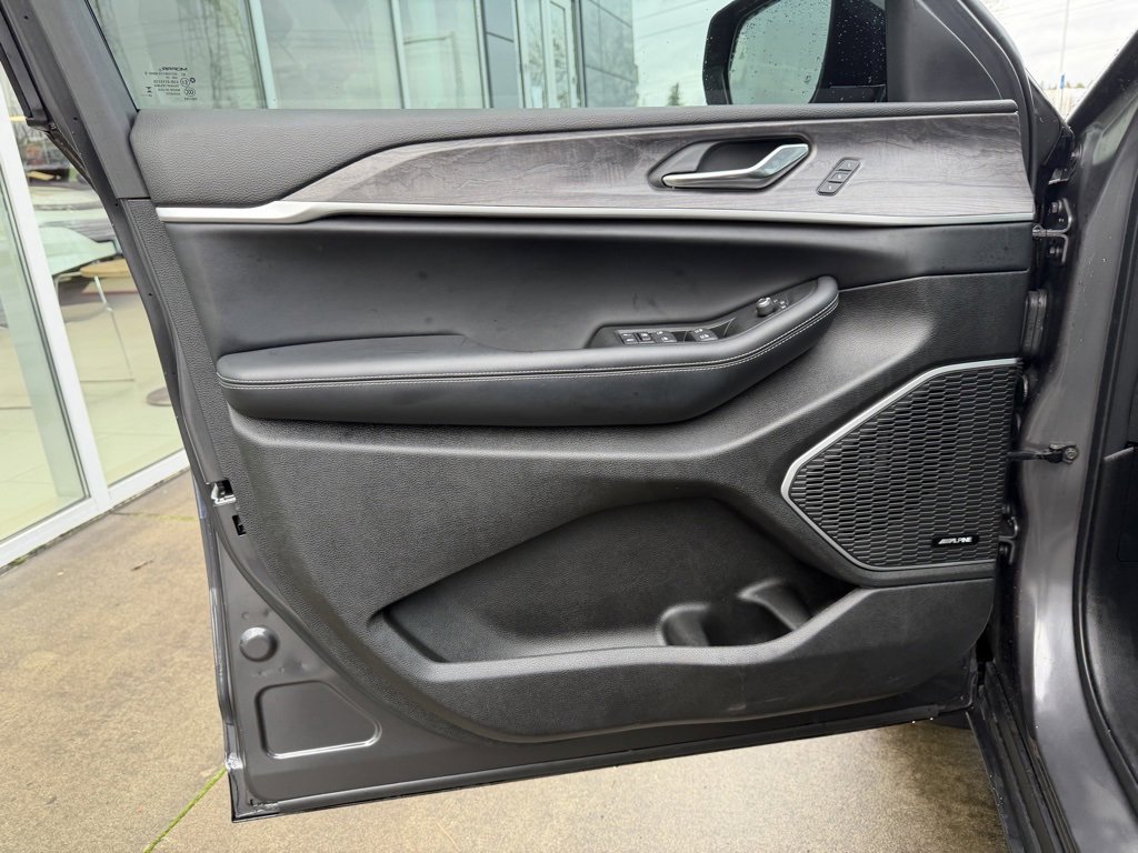 Used 2025 Jeep Grand Cherokee Limited 4xe w/ MOPAR Finishing Package image 11