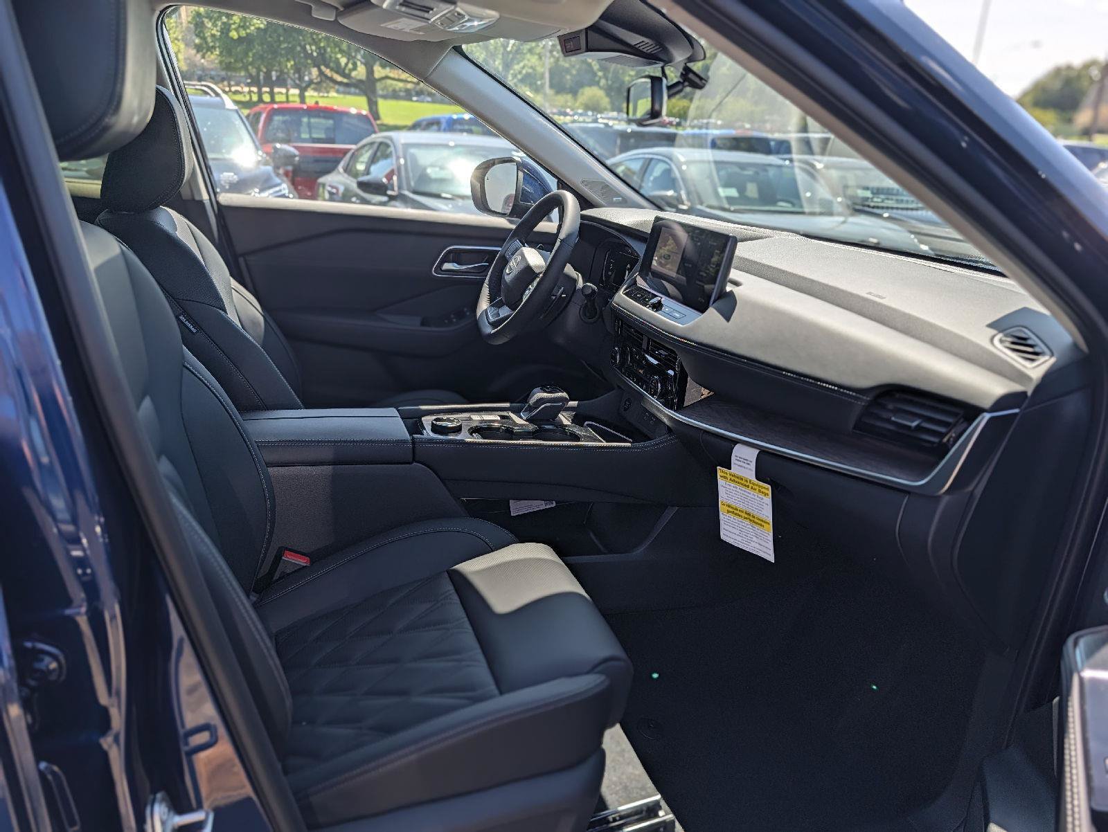 New 2026 Nissan Rogue Platinum AWD/4WD image 18