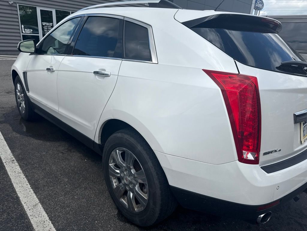 Used 2015 Cadillac SRX Luxury w/ Driver Awareness Package AWD/4WD image 9