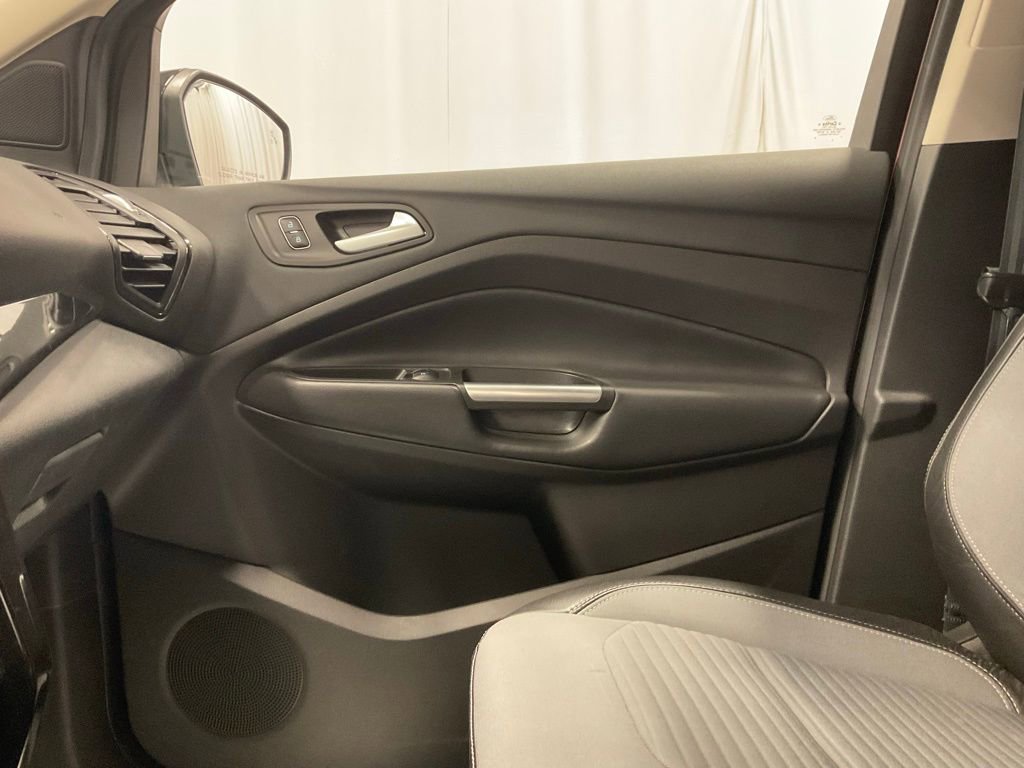 Used 2017 Ford Escape Titanium image 21