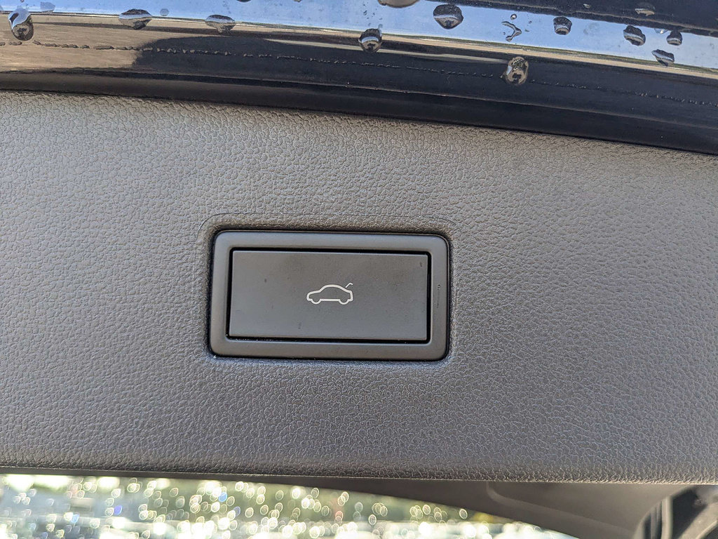 Used 2024 Volkswagen Tiguan SE FWD image 13