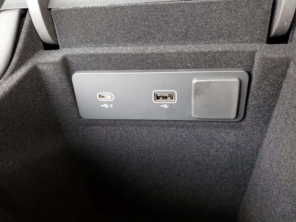 New 2026 Jaguar F-PACE R-Dynamic S image 8