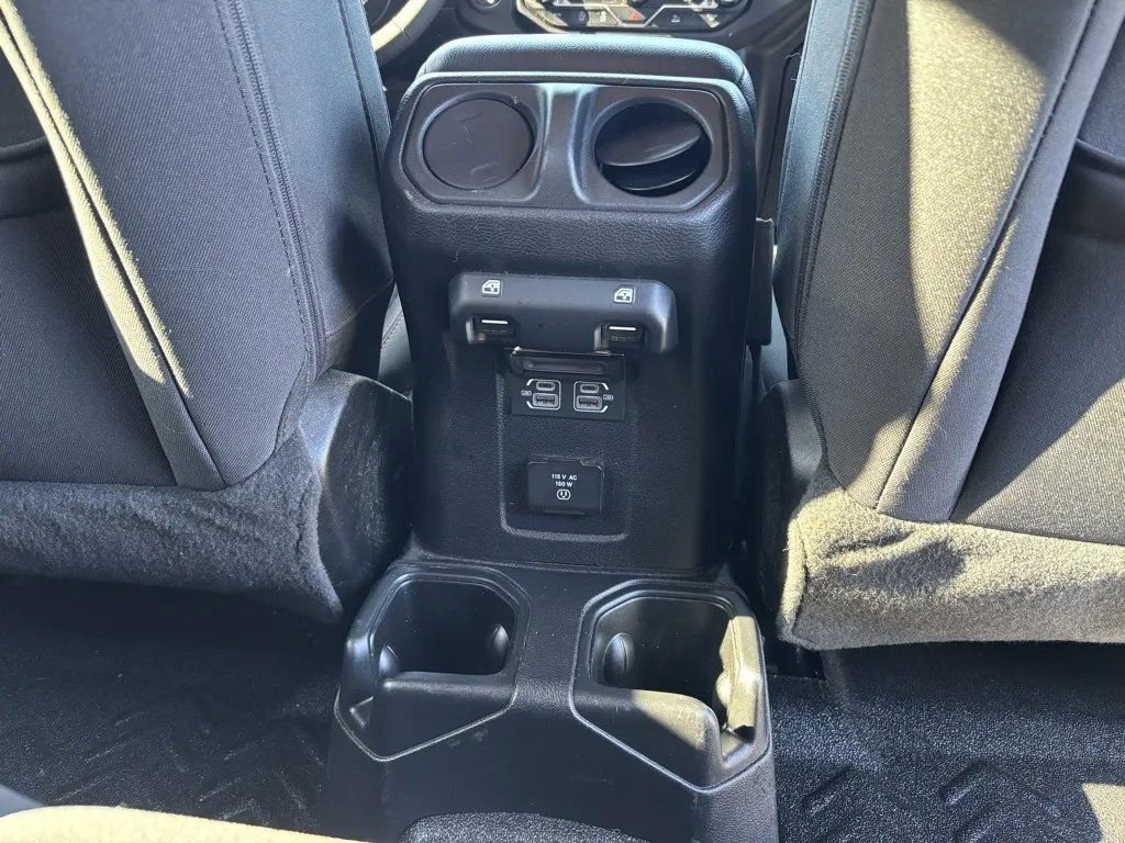 Used 2023 Jeep Wrangler Unlimited Rubicon w/ LED Lighting Group image 28