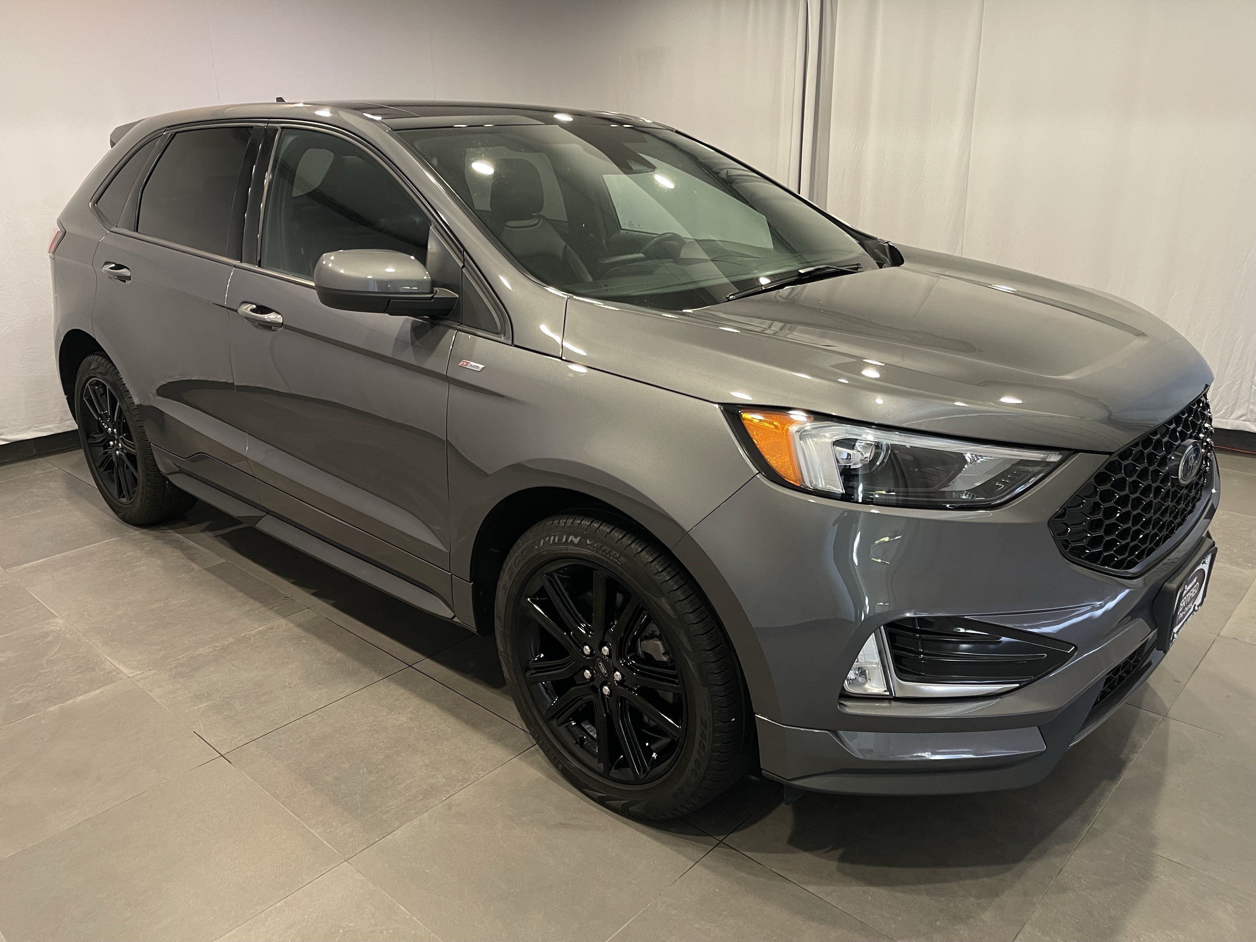 Used 2023 Ford Edge ST-Line AWD/4WD image 3