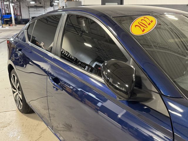 Used 2022 Nissan Altima 2.5 SR AWD/4WD image 7