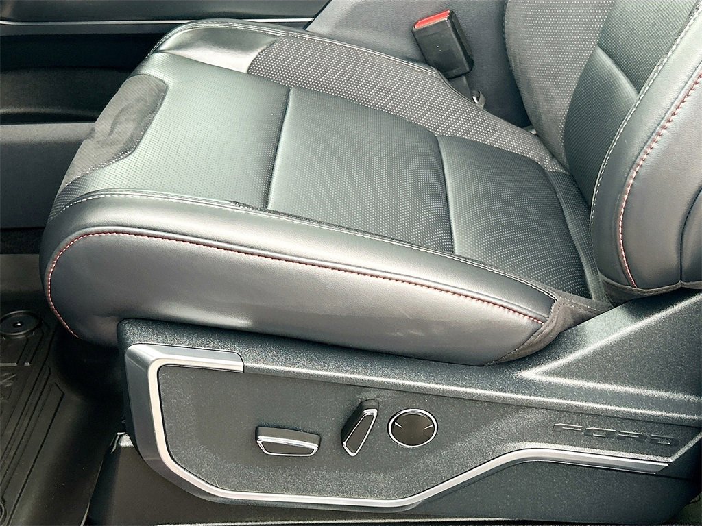 Used 2025 Ford F150 Raptor image 18