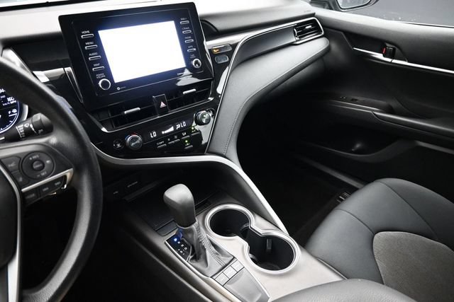 Used 2022 Toyota Camry LE FWD image 8