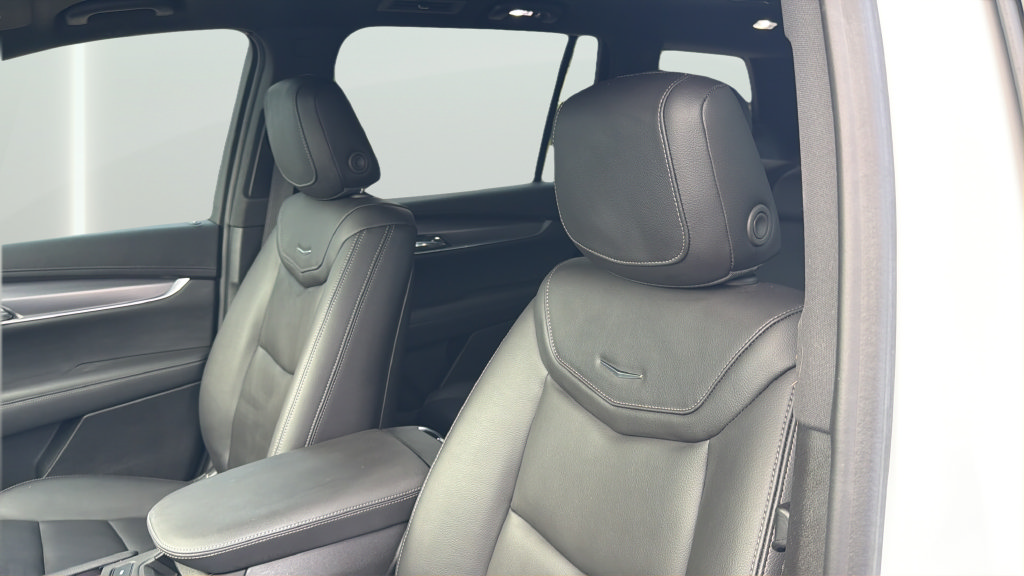 Used 2024 Cadillac XT6 Luxury FWD image 11