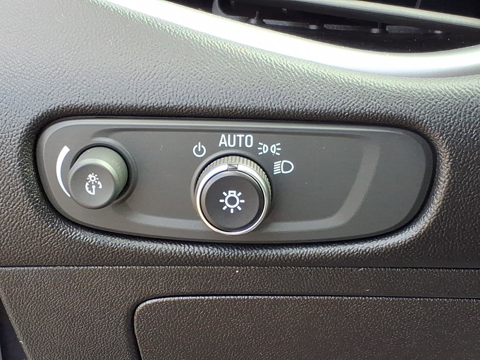 Used 2022 Chevrolet Malibu RS image 16