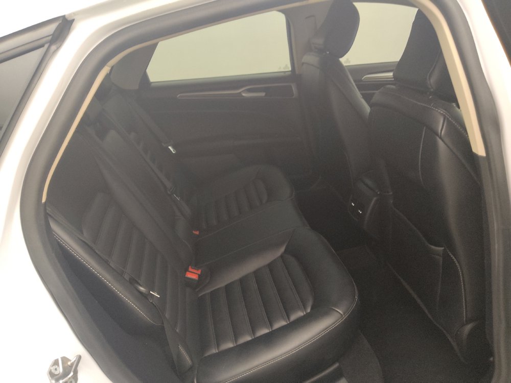 Used 2020 Ford Fusion SEL FWD image 19