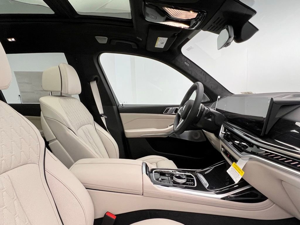 New 2026 BMW X7 M60i image 6