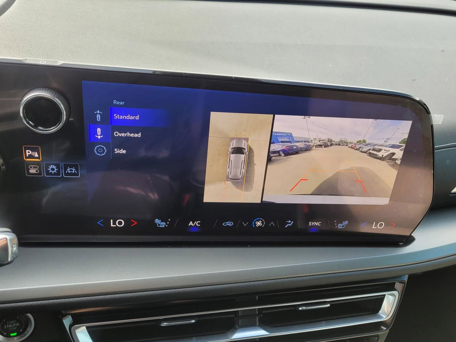 Used 2024 Chevrolet Traverse LT image 26