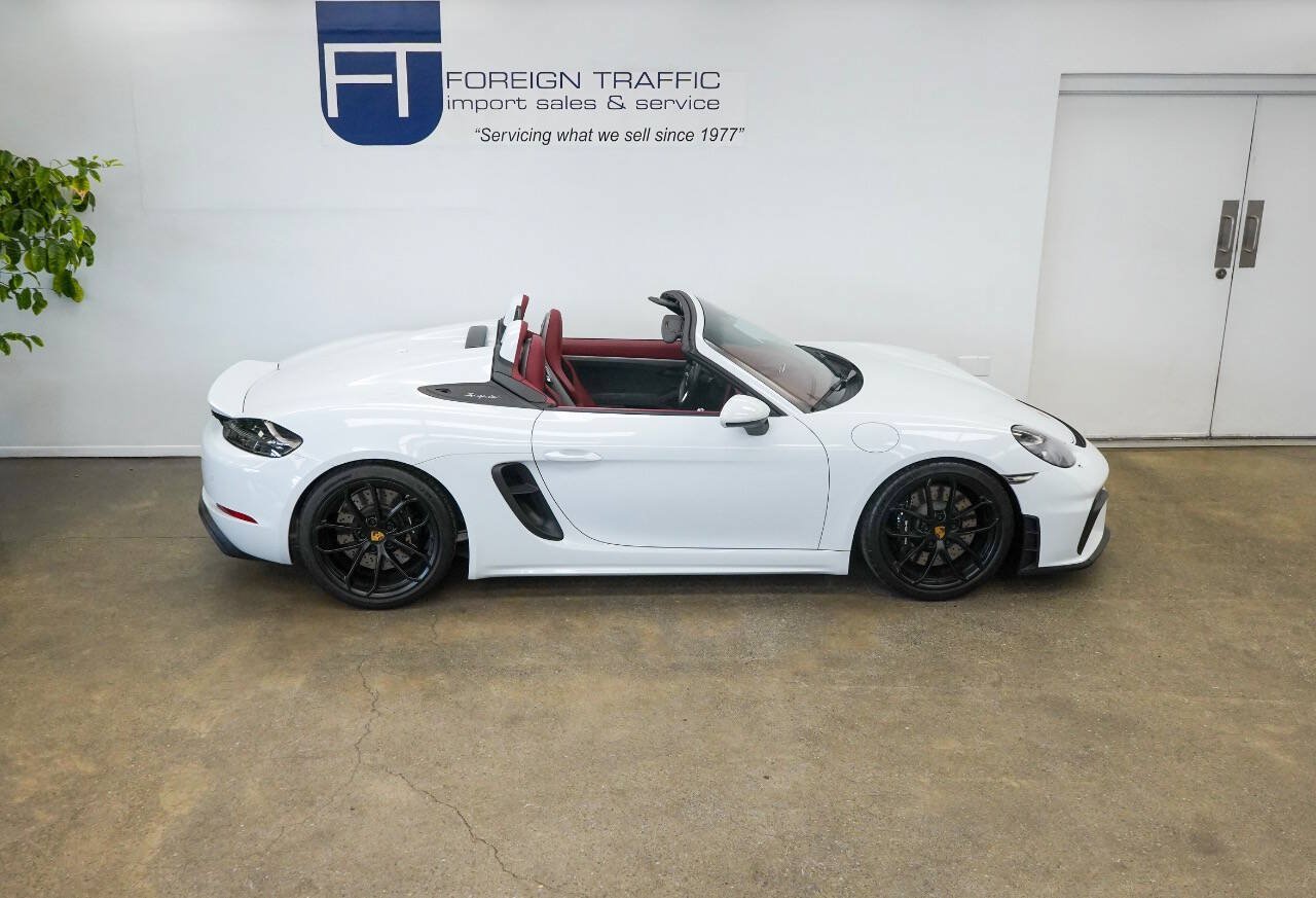 Used 2020 Porsche 718 Boxster Spyder RWD image 36