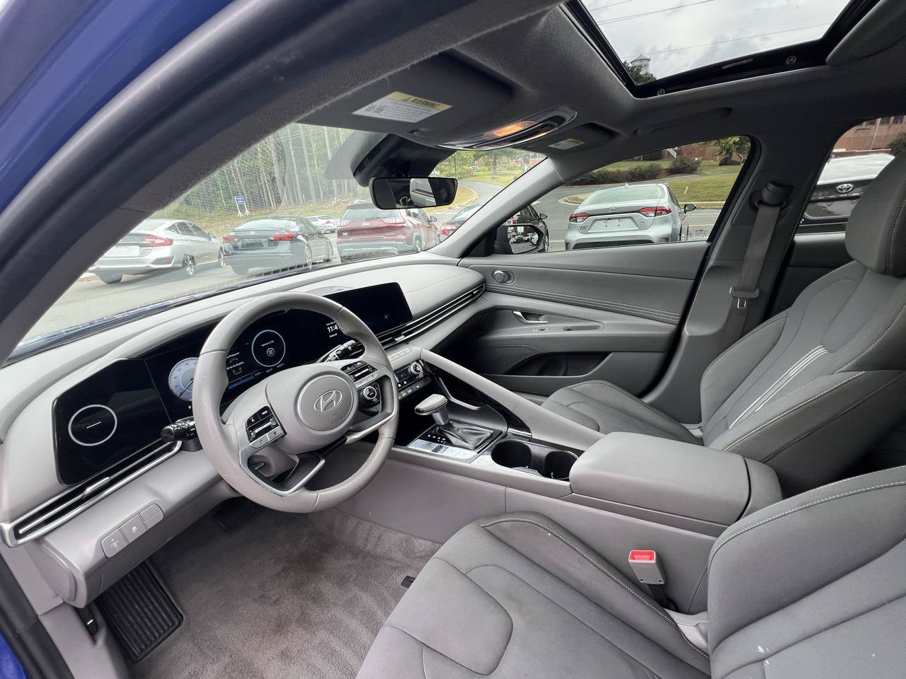 Used 2024 Hyundai Elantra SEL w/ Convenience Package FWD image 7