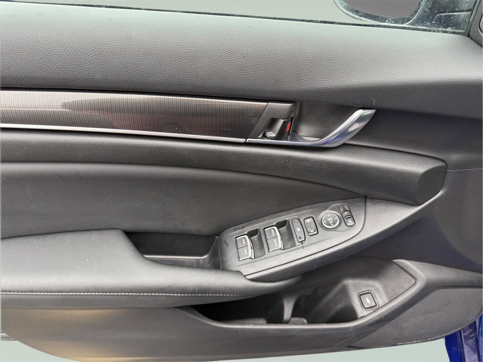 Used 2022 Honda Accord Sport image 9