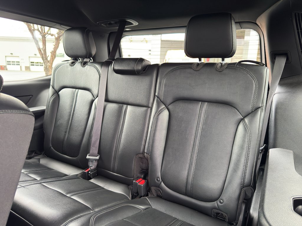 Used 2023 Jeep Wagoneer 4WD image 9