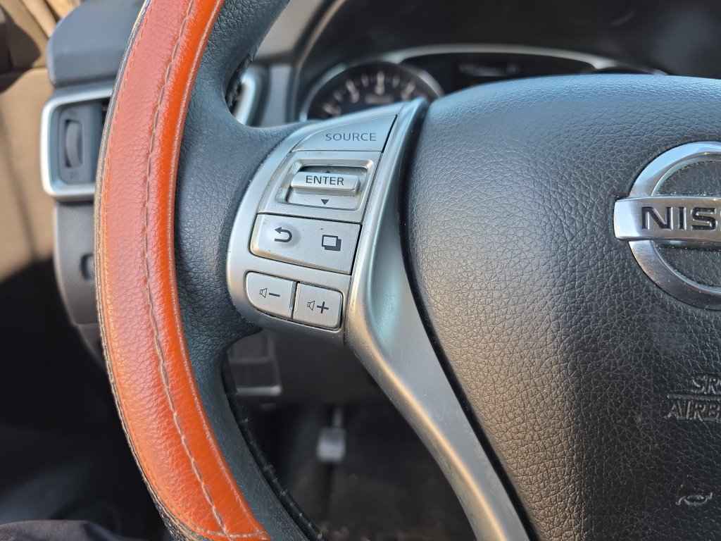 Used 2014 Nissan Rogue SV FWD image 22