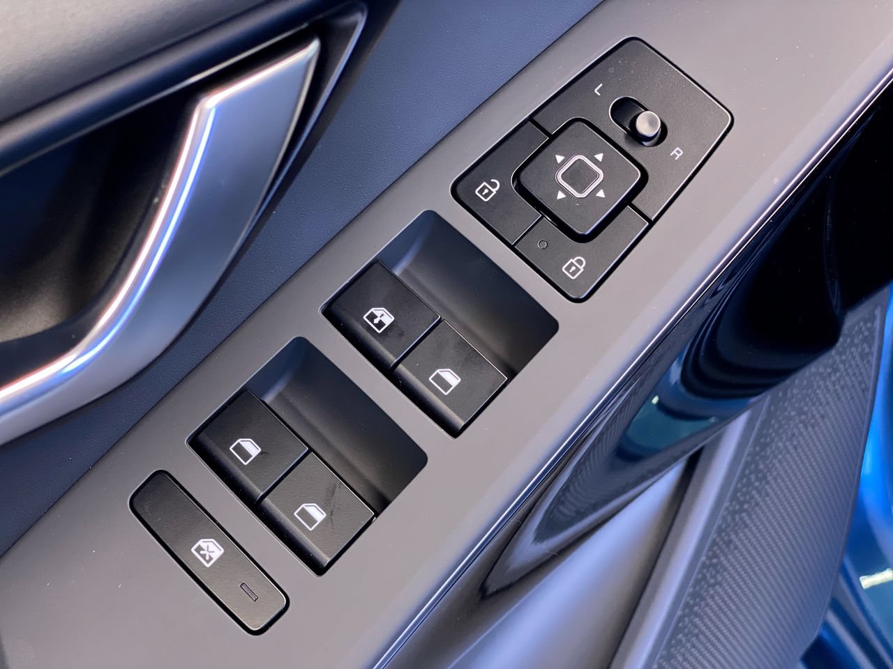 New 2026 Kia Niro EX FWD image 18