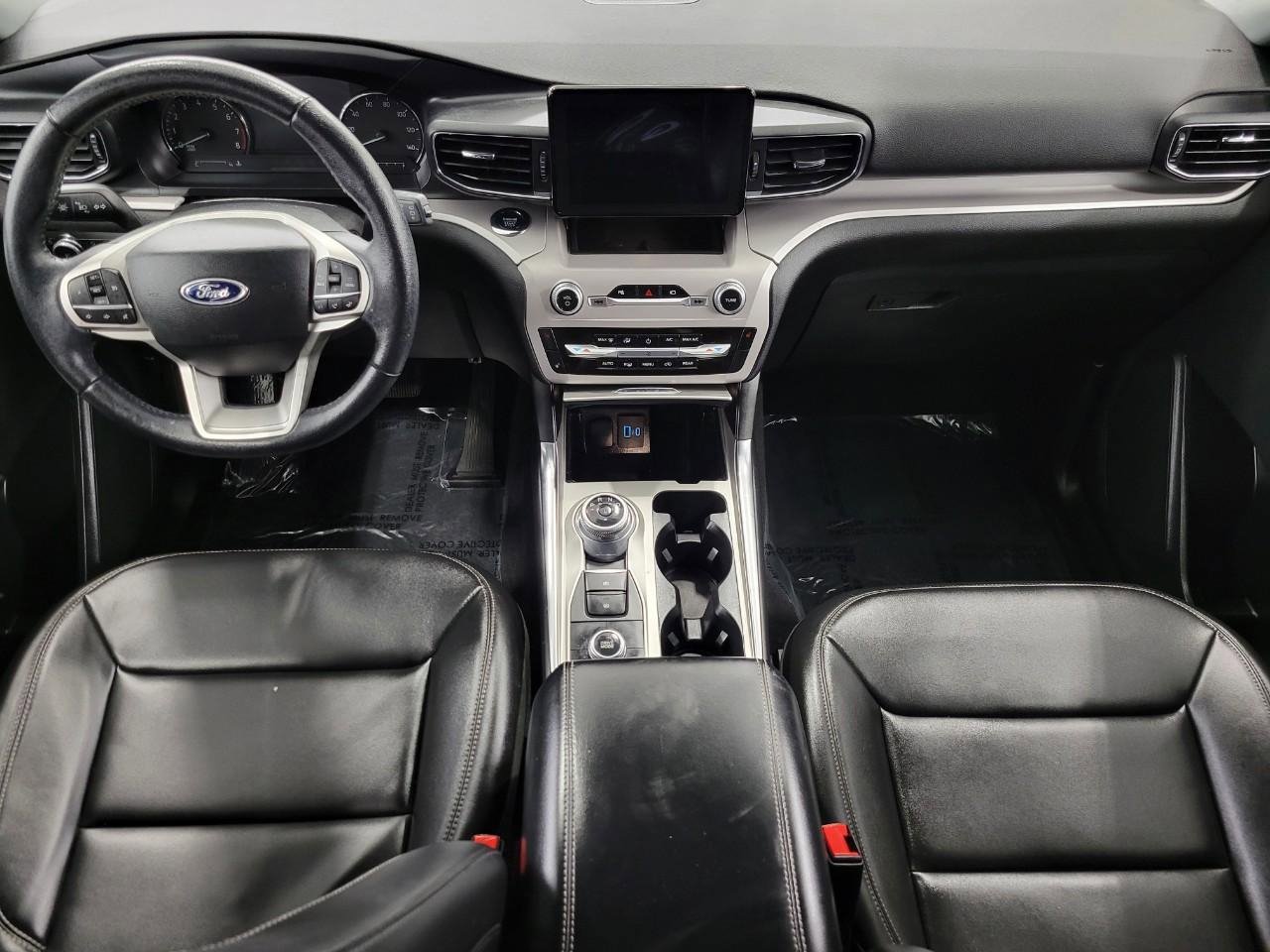 Used 2023 Ford Explorer XLT w/ Equipment Group 202A image 6