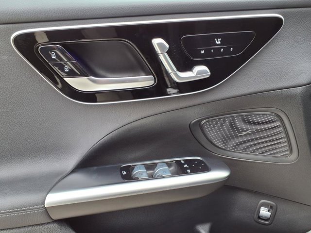 Used 2024 Mercedes-Benz C 300 Sedan image 12