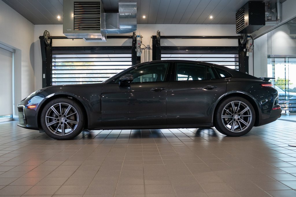 New 2025 Porsche Panamera 4 image 2