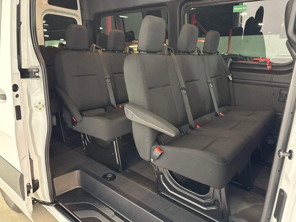 Used 2024 Mercedes-Benz Sprinter 2500 image 23