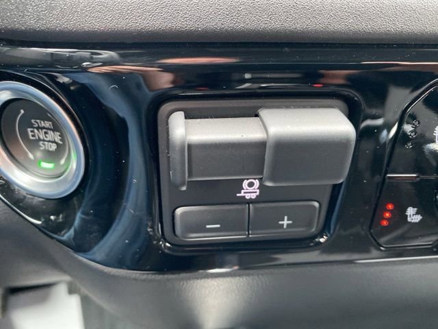 Used 2023 Chevrolet Silverado 1500 RST image 15