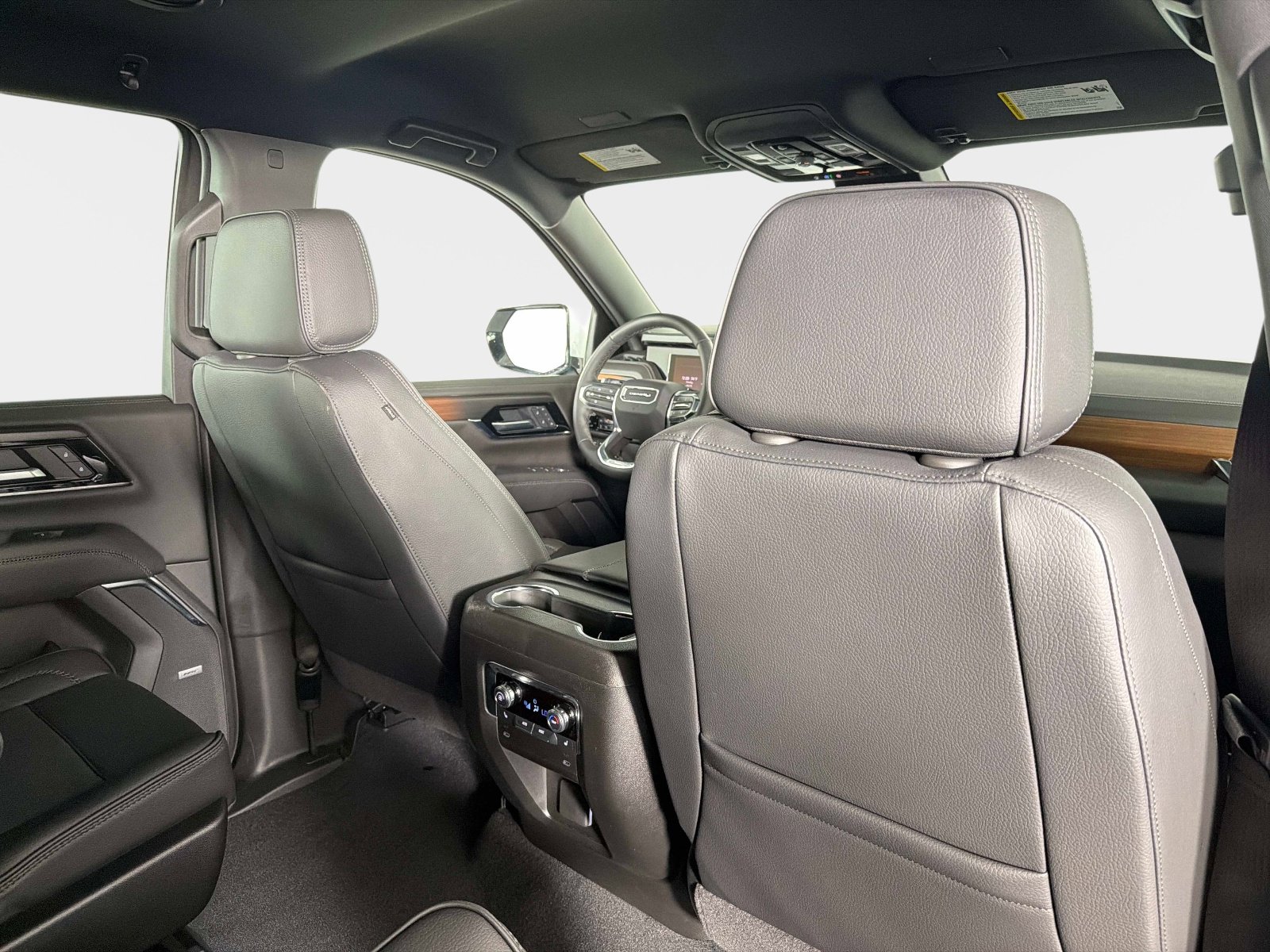 Used 2026 GMC Yukon Denali image 31