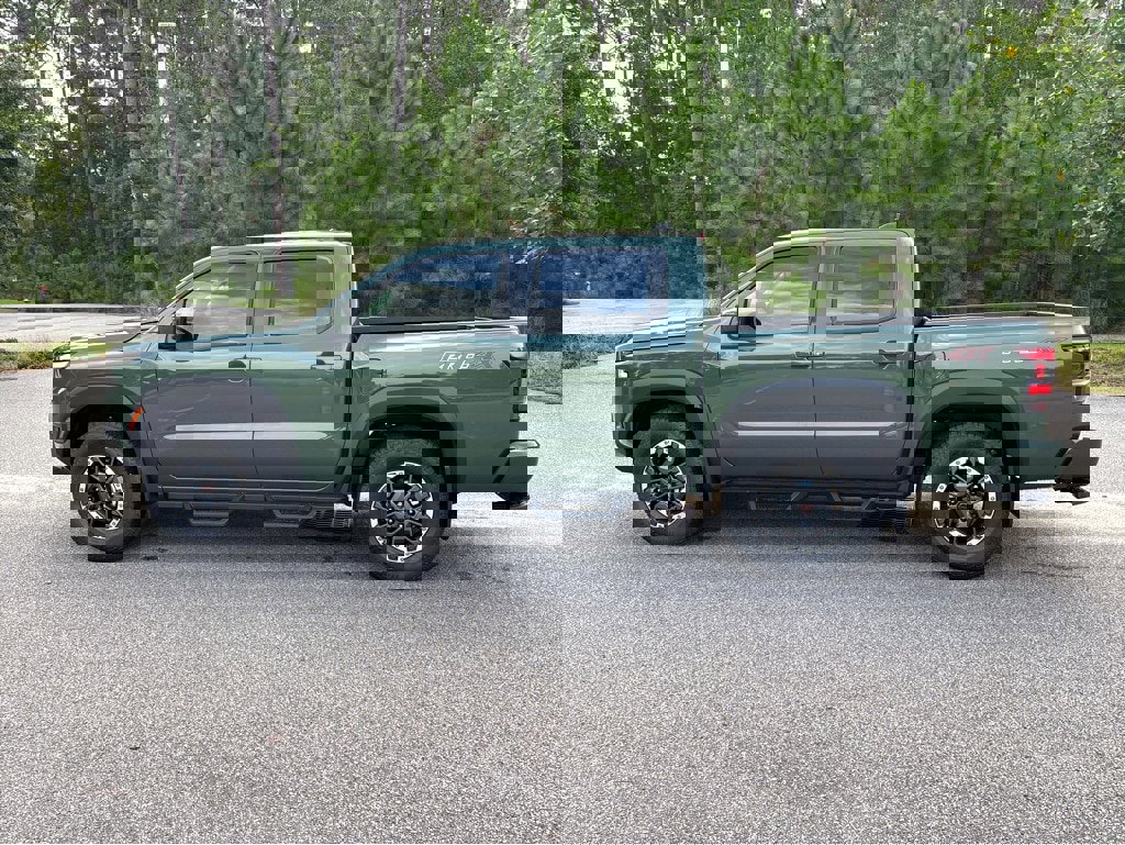 New 2025 Nissan Frontier PRO-4X w/ Black Accent Package image 33