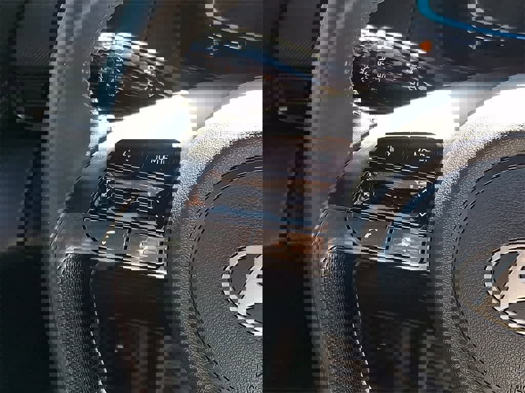 Used 2025 Hyundai Elantra Sport image 20