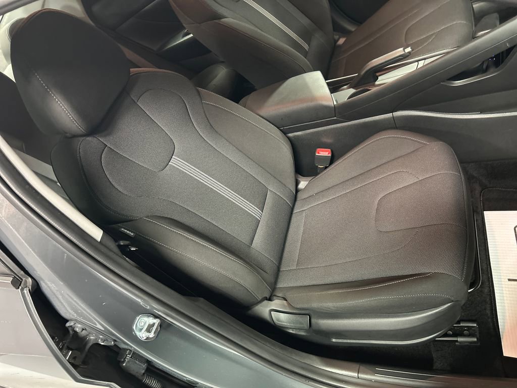 Used 2025 Hyundai Elantra SE image 22