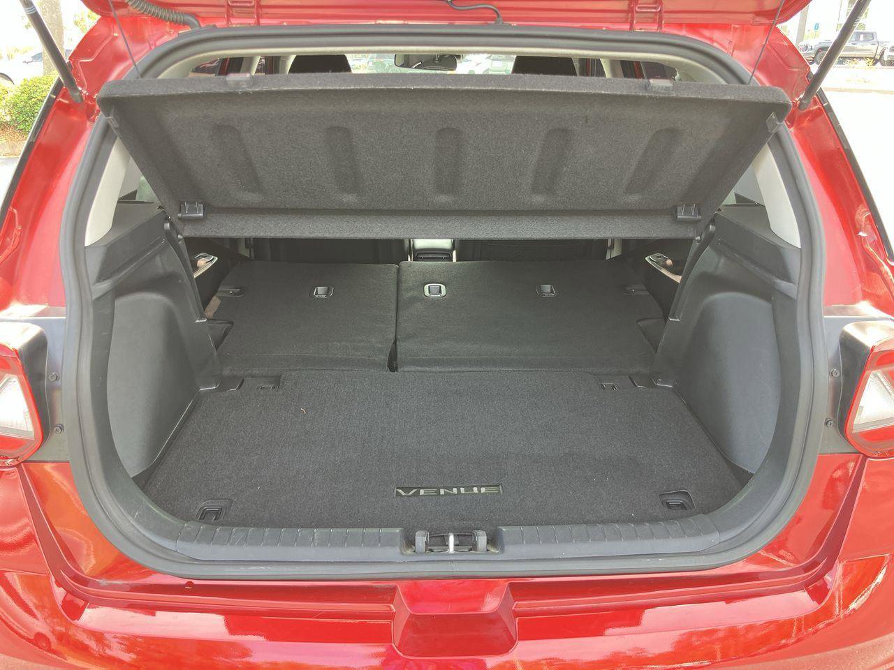 Used 2024 Hyundai Venue SEL FWD image 26