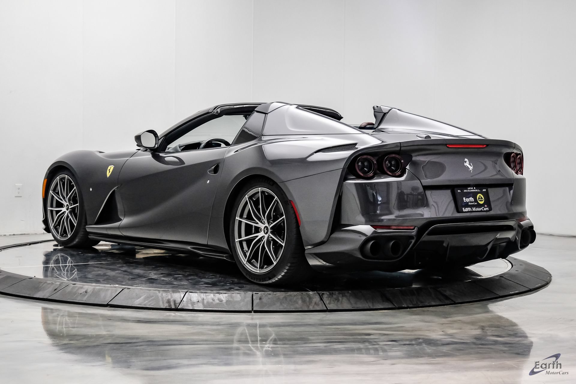 Used 2023 Ferrari 812 GTS RWD image 13