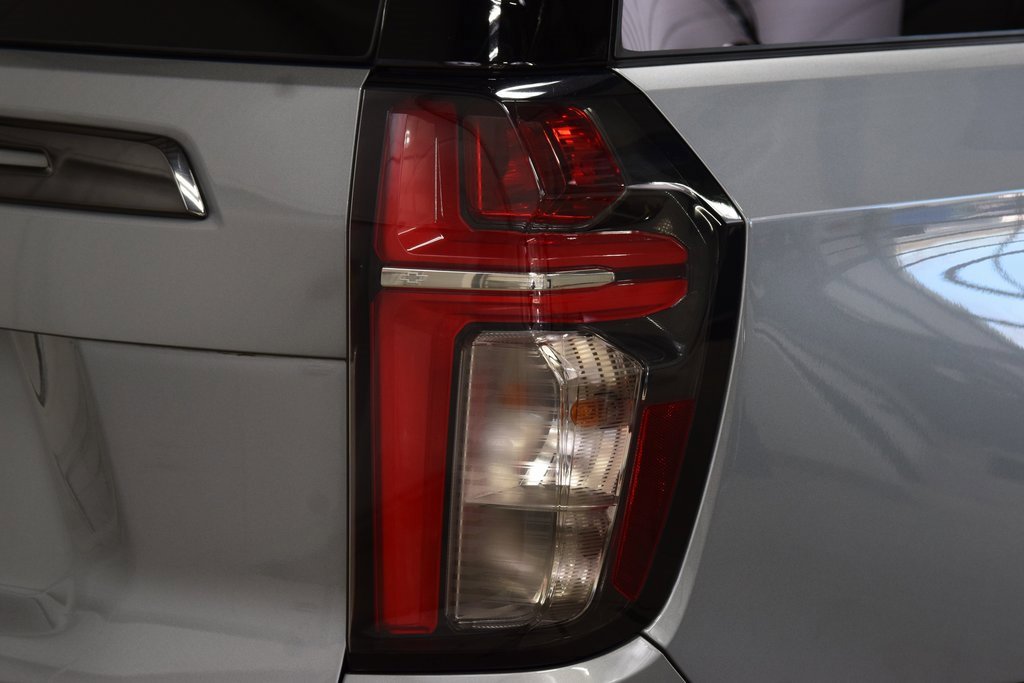 Used 2024 Chevrolet Suburban High Country image 19