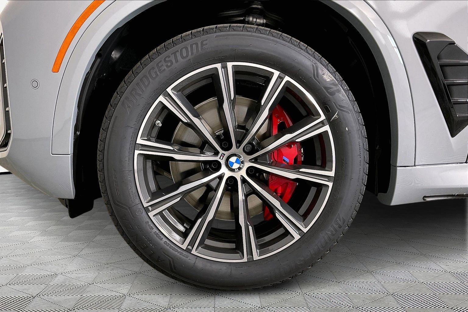 New 2026 BMW X5 xDrive40i AWD/4WD image 16