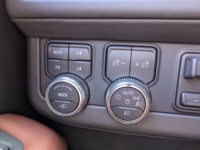 Used 2023 GMC Yukon Denali Ultimate AWD/4WD image 32