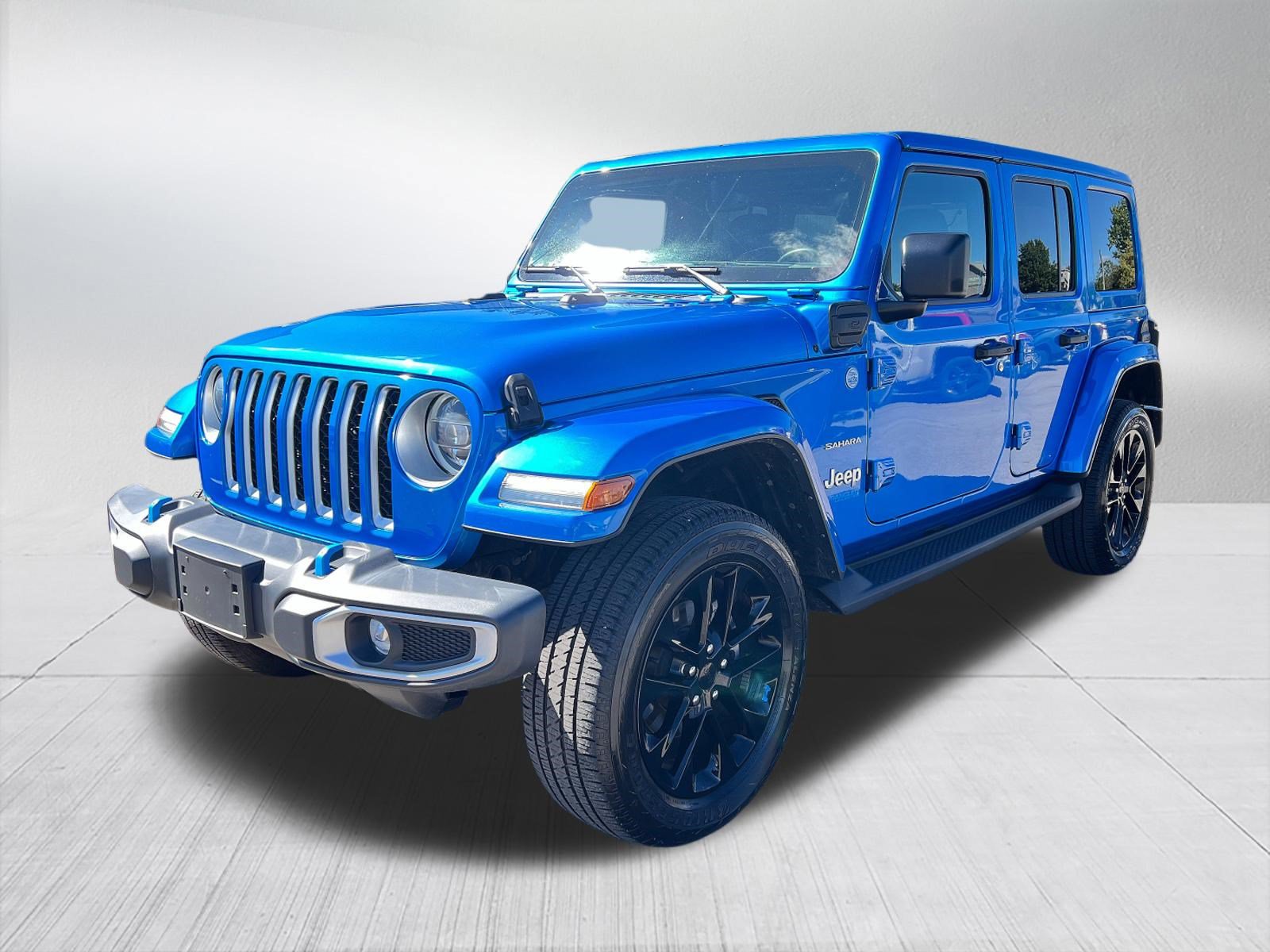 Used 2022 Jeep Wrangler Unlimited Sahara w/ Cold Weather Group
