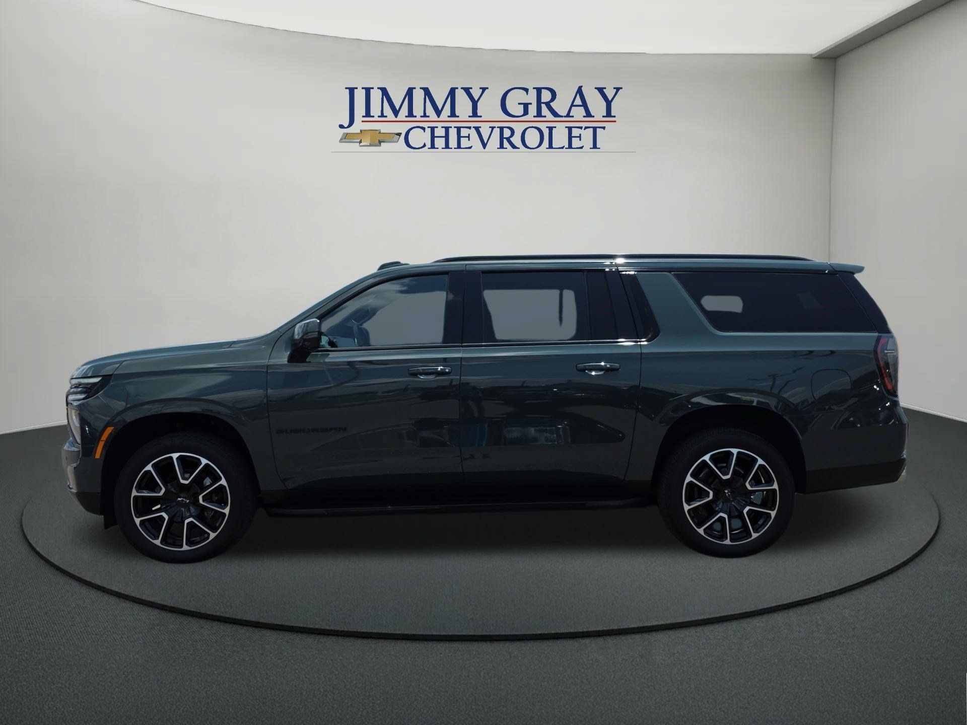 Used 2026 Chevrolet Suburban RST w/ Comfort Package RWD image 2