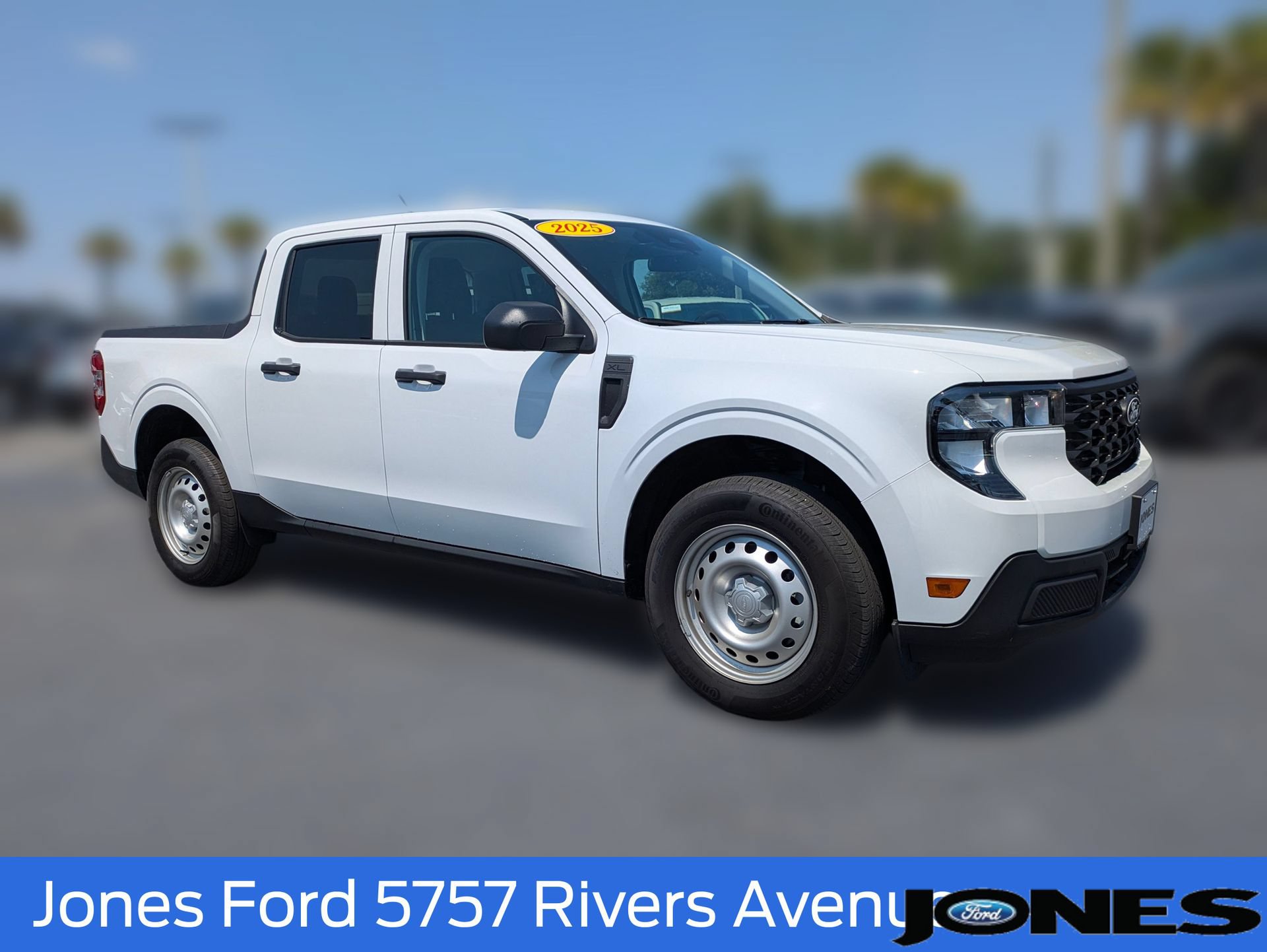 Certified 2025 Ford Maverick XL w/ Equipment Group 102A AWD/4WD image 2