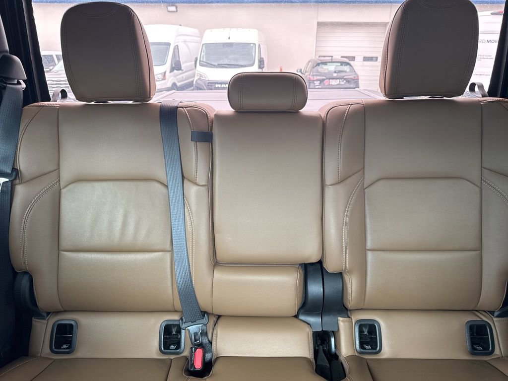 Used 2023 Jeep Gladiator Rubicon w/ Cold Weather Group image 32