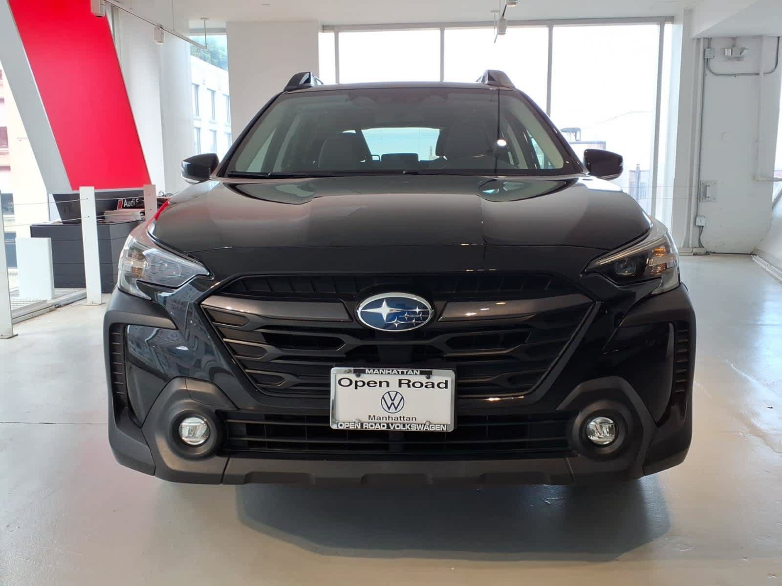 Used 2023 Subaru Outback Premium AWD/4WD image 2