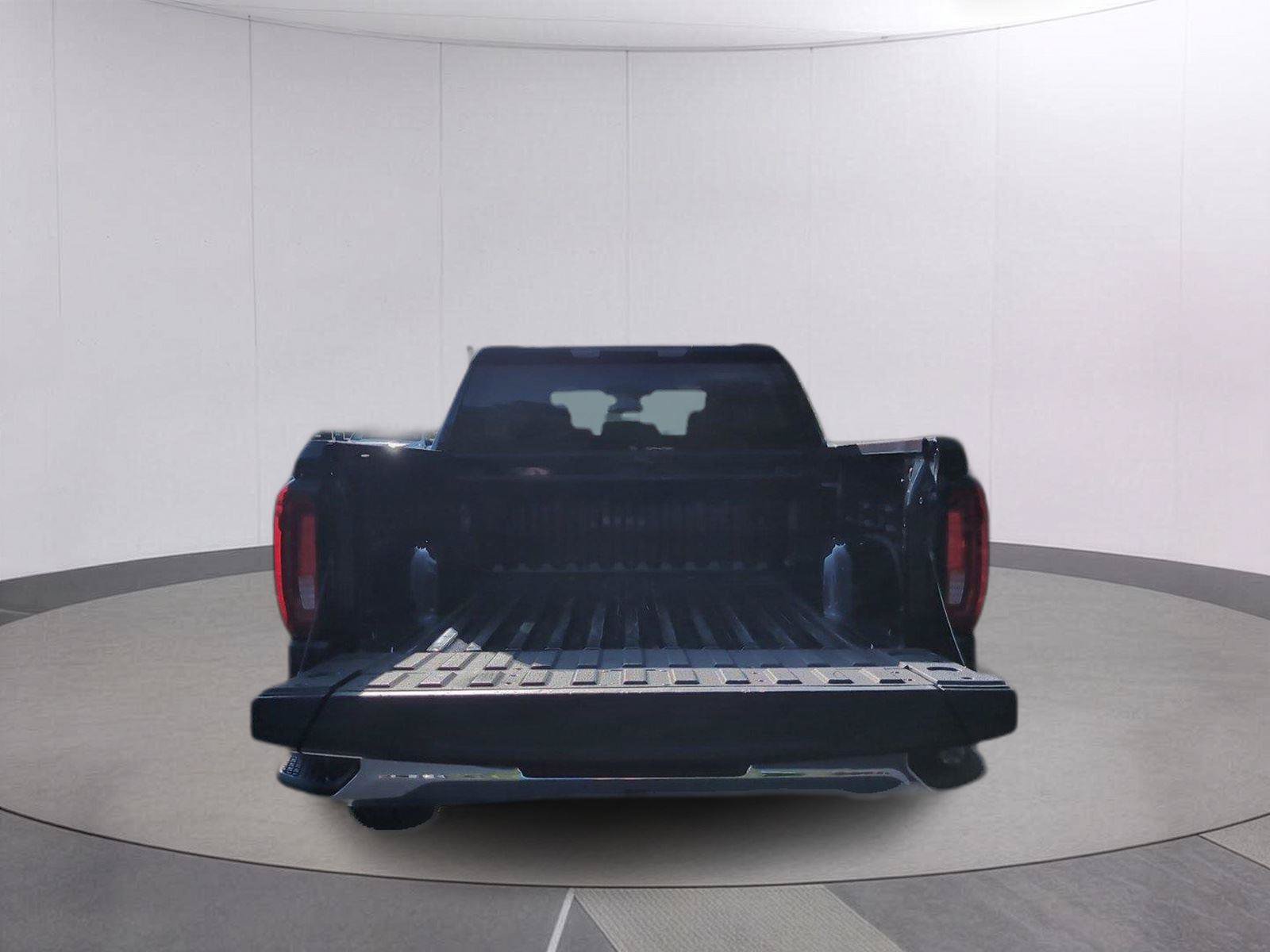 Used 2024 GMC Sierra 1500 SLT AWD/4WD image 5