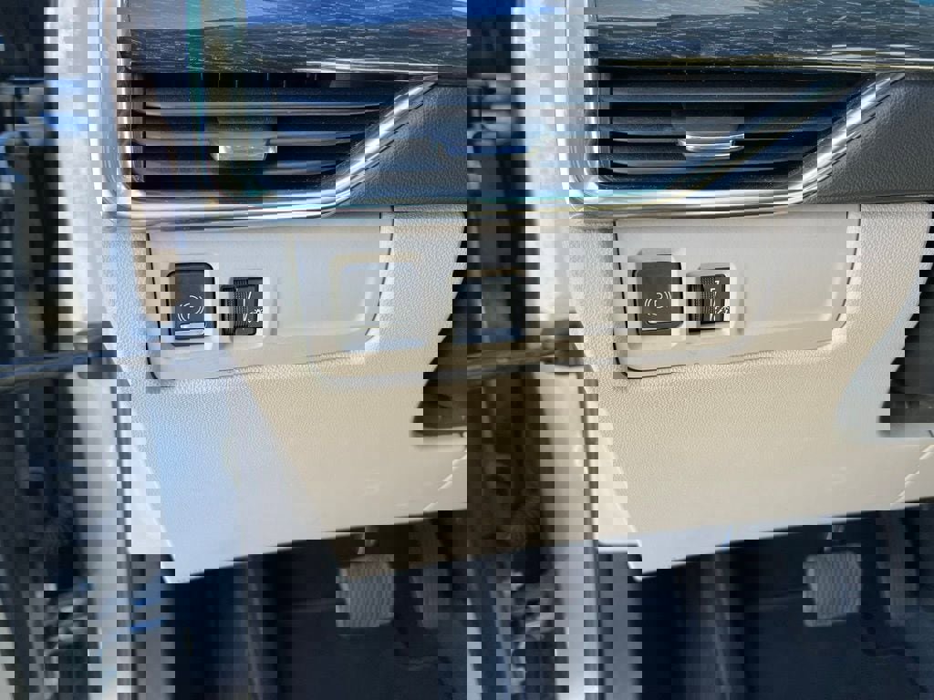 Used 2023 Cadillac XT4 Premium Luxury image 10