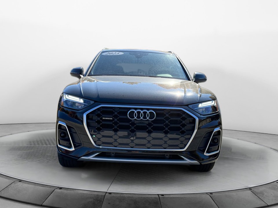 Used 2025 Audi Q5 2.0T Premium Plus w/ Premium Plus Package image 2